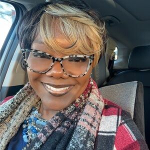 Meet your Posher, Melanie